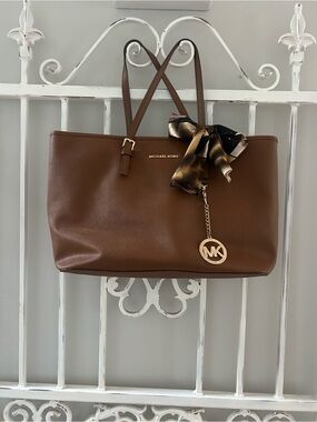 MICHAEL by Michael Kors Quinn Signature Logo LARGE Tote Shoulder Bag Brown